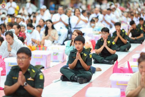 ภาพ No.245825:วันที่ 13-14 กันยายน พ.ศ. 2568 เจ้าหน้าที่ทุกสถานะ ทุกส่วนงาน ร่วมแรงร่วมใจ ปฏิบัติหน้าที่ เตรียมงาน เก็บงาน ตักบาตรพระ 555 รูป อ.เบตง จยะลา