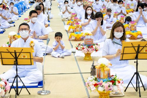 ภาพ No.85772:พิธีถวายคิลานเภสัชและอุปกรณ์การแพทย์ บูชาธรรมเนื่องในวันธรรมชัย วันที่ 19 สิงหาคม พ.ศ. 2566 ณ ห้องแก้วสารพัดนึก วัดพระธรรมกาย