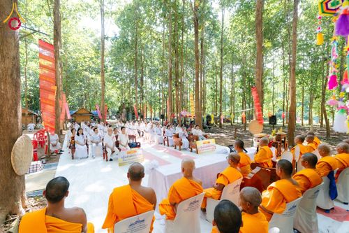 ภาพ No.169551:พิธีทอดกฐิน ณ ศูนย์ปฏิบัติธรรมนานาชาติตะวันพร้าว จ.เชียงใหม่ ในโครงการกฐินสามัคคีทั่วไทย 30,000 วัด บูชาธรรม 80 ปี หลวงพ่อธัมมชโย โดยคณะศิษยานุศิษย์วัดพระธรรมกาย วันที่ 25 ตุลาคม พ.ศ. 2567