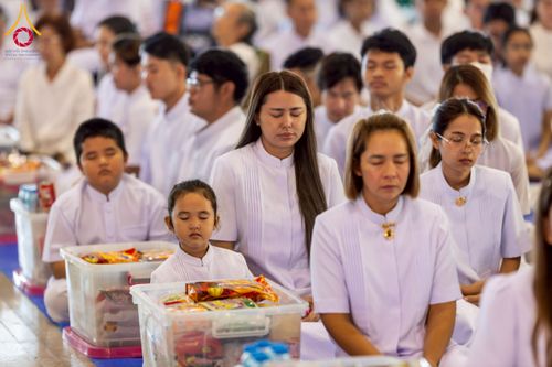 ภาพ No.256772:วันที่ 5 ตุลาคม พ.ศ. 2568 พิธีตักบาตร ข้าวสารอาหารแห้ง ณ บ้านแก้วเรือนทองคุณยายฯ สภาธรรมกายสากล วัดพระธรรมกาย