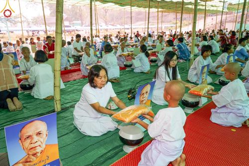 ภาพ No.63004:Photo Story  มหัศจรรย์วัดดงดินแดง Episode 2 โครงการบรรพชาอุปสมบทหมู่ ฟื้นฟูพระพุทธศาสนาทั่วไทย ณ วัดดงดินแดง อ.อมก๋อย จ.เชียงใหม่ วันที่ 3 เมษายน พ.ศ. 2567