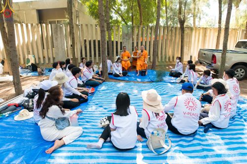 ภาพ No.107647:V.4 ทุ่มใจ การเตรียมงาน เก็บงาน การรับบุญของเจ้าหน้าที่หน่วยงานต่างๆ เพื่อโครงการธรรมยาตรา กตัญญูบูชามหาปูชนียาจารย์ พระมงคลเทพมุนี (สด จนฺทสโร) พระผู้ปราบมาร อนุสรณ์สถาน 7 แห่ง ปีที่ 12 ระหว่างวันที่ 2 - 31 มกราคม พ.ศ.2567