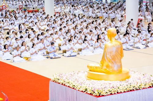 ภาพ No.88840:พิธีบูชาครูผู้ค้นพบวิชชาธรรมกาย วันศุกร์ที่ 29 กันยายน พ.ศ. 2566 วันเพ็ญขึ้น 15 ค่ำ เดือน 10 ณ วัดพระธรรมกาย