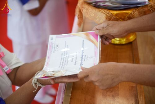 ภาพ No.225863:วันอาทิตย์ที่ 18 พฤษภาคม พ.ศ. 2568 ศูนย์ปฏิบัติธรรมสระบุรี ได้จัดพิธีทอดผ้าป่าฟื้นฟูพระพุทธศาสนา และพิธีมอบใบประกาศนียบัตรเชิดชูเกียรติผู้นำรถ ที่ทำหน้าที่จัดรถเพื่อพาสาธุชนไปร่วมงานวันที่ 22 เมษายน ที่ผ่านมา