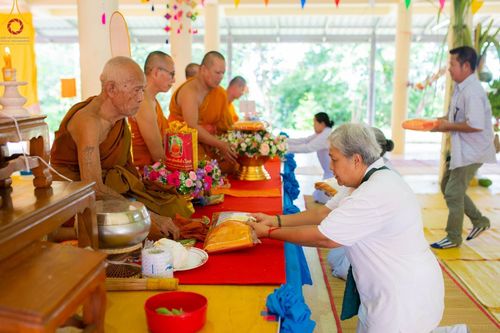 ภาพ No.167265:พิธีทอดกฐิน ณ วัดจำปาทอง อ.บ้านเขว้า จ.ชัยภูมิ ในโครงการกฐินสามัคคีทั่วไทย 30,000 วัด บูชาธรรม 80 ปี หลวงพ่อธัมมชโย โดยคณะศิษยานุศิษย์วัดพระธรรมกาย วันที่ 24 ตุลาคม พ.ศ. 2567