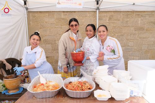 ภาพ No.173110:พิธีกฐินปุญญรังสีเศรษฐี ณ วัดพระธรรมกายนิวคาสเซิล สหราชอาณาจักร วันอาทิตย์ที่ 27 ตุลาคม พ.ศ. 2567