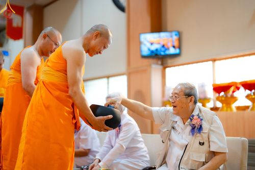 ภาพ No.140562:พิธีทอดผ้าป่าฉลองชัย 20 ปี วัดพระธรรมกายคานากาว่า วันเสาร์ที่ 8 มิถุนายน พ.ศ. 2567