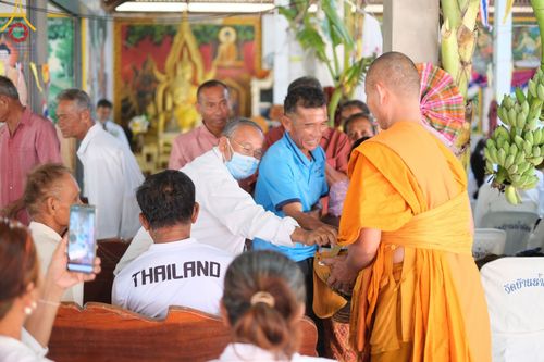 ภาพ No.168882:พิธีทอดกฐิน ณ วัดบ้านน้ำอ้อม จ.บุรีรัมย์ ในโครงการกฐินสามัคคีทั่วไทย 30,000 วัด บูชาธรรม 80 ปี หลวงพ่อธัมมชโย โดยคณะศิษยานุศิษย์วัดพระธรรมกาย วันที่ 23 ตุลาคม พ.ศ. 2567