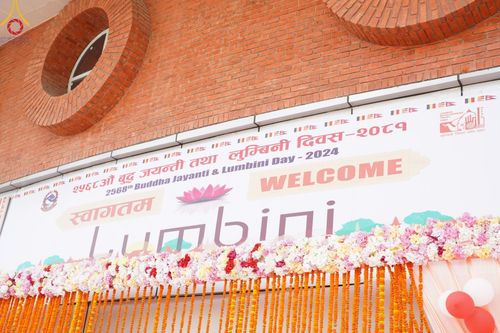 ภาพ No.138743:รัฐบาลประเทศเนปาล โดยการสนับสนุนจากวัดไทยลุมพินี และวัดพระธรรมกาย จัดงานพุทธชยันตีถวายเป็นพุทธบูชา ณ วิหารมายาเทวี ลุมพินี สถานที่ประสูติแห่งองค์สมเด็จพระสัมมาสัมพุทธเจ้า ประเทศเนปาล เนื่องในวันวิสาขบูชาที่ 22-23 พฤษภาคม พ. ศ. 2567