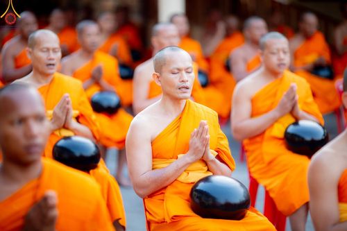 ภาพ No.197641:พิธีตักบาตรพระธรรมยาตรา ณ อนุสรณ์สถานลำดับที่ 4 สถานที่เกิดด้วยกายธรรม วัดโบสถ์(บน) ต.บางคูเวียง จ.นนทบุรี ในโครงการธรรมยาตรา กตัญญูบูชา มหาปูชนียาจารย์ พระมงคลเทพมุนี(สด จนฺทสโร) พระผู้ปราบมาร อนุสรณ์สถาน 7 แห่ง ปีที่ 13 วันที่ 19 มกราคม พ.ศ. 2568