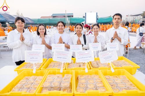 ภาพ No.109888:ถวายภัตตาหารเป็นสังฆทาน แด่คณะพระธรรมยาตราฯ ปีที่ 12 วันที่ 11 มกราคม พ.ศ. 2567 ณ อนุสรณ์สถานคลองบางนางแท่น  อ.สามพราน จ.นครปฐม