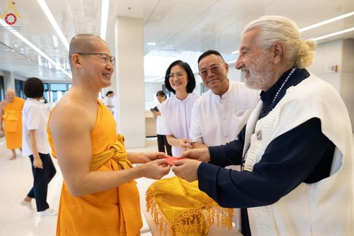 ภาพ No.63426:การสัมมนา World Peace Inner Peace : Lord Buddha 's Social Doctrine to resolve Global Issues ณ อาคาร 100 ปี คุณยายอาจารย์ฯ วัดพระธรรมกาย วันพฤหัสบดี ที่ 25 เมษายน พ.ศ. 2567