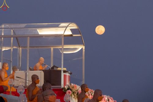 ภาพ No.77196:พิธีจุดมาฆประทีป ในวันมาฆบูชา อาทิตย์ต้นเดือนที่ 6 มีนาคม พ.ศ. 2566 ณ วัดพระธรรมกาย อ.คลองหลวง จ.ปทุมธานี