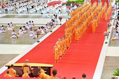 ภาพ No.153198:พิธีมุทิตาสักการะ พระภิกษุ-สามเณร ผู้สอบไล่ได้เปรียญธรรม ประโยค 1-2 ถึงประโยค ป.ธ.9 และบาลีศึกษา ประโยค1-2 ถึง บ.ศ.9 , พิธีมอบดวงแก้วสามเณรผู้ทรงบาลีไวยากรณ์ วัดพระธรรมกาย และ ศูนย์ส่งเสริมศีลธรรมในประเทศและต่างประเทศ วันอาทิตย์ที่ 8 กันยายน พ.ศ.2567