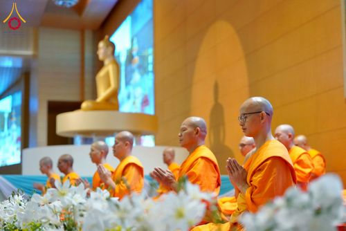 ภาพ No.277143:วันอาทิตย์ที่ 7 ธันวาคม พ.ศ. 2568 พิธีบูชาข้าวพระ ณ สภาธรรมกายสากล วัดพระธรรมกาย
