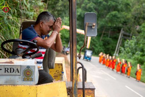 ภาพ No.226252:วันที่ 7-10 พฤษภาคม พ.ศ. 2568 โครงการเดินธรรมยาตรา สยาม-ลังกา ธรรมยาตรา ฉลองเทศกาลวิสาขบูชาแห่งชาติ ศรีลังกา บูชาธรรม 81 ปี หลวงพ่อธัมมชโย เมืองนูวราอิลิยา ประเทศศรีลังกา