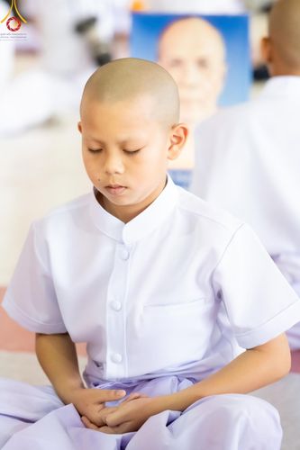 ภาพ No.133909:พิธีขอขมามอบผ้าไตร โครงการบรรพชาสามเณร ศูนย์อบรมวัดพระธรรมกาย ณ วัดพระธรรมกาย วันเสาร์ที่ 6 เมษายน พ.ศ. 2567