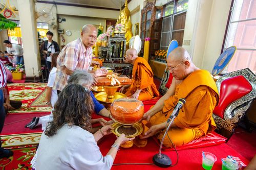 ภาพ No.165007:พิธีทอดกฐิน ณ วัดกลางเกาะระกำ ต.บ้านสร้าง อ.บางปะอิน จ.พระนครศรีอยุธยา ในโครงการกฐินสามัคคีทั่วไทย 30,000 วัด บูชาธรรม 80 ปี หลวงพ่อธัมมชโย โดยคณะศิษยานุศิษย์วัดพระธรรมกาย วันที่ 20 ตุลาคม พ.ศ. 2567