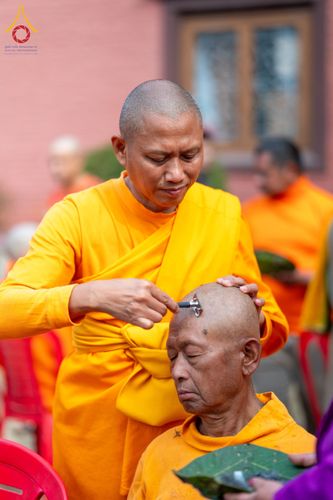 ภาพ No.209772:วันที่ 28 กุมภาพันธ์ พ.ศ.2568 พิธีเปิดโครงการบวชสามเณร พิธีถวายไทยธรรม พิธีขอขมามอบผ้าไตร  ณ เมืองปาตัน ประเทศเนปาล