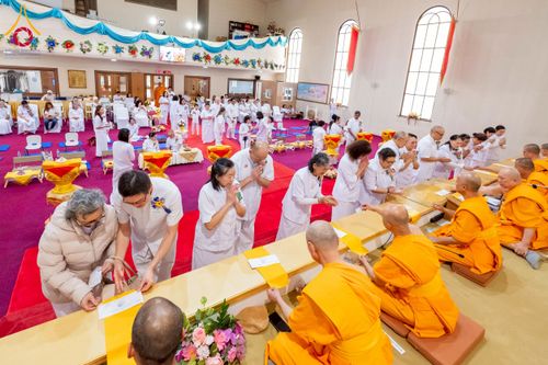 ภาพ No.274263:วันอาทิตย์ที่ 26 ตุลาคม พ.ศ. 2568  พิธีทอดกฐินธรรมชัย สร้างทุกสิ่ง ณ วัดพระธรรมกายออเรกอน ประเทศสหรัฐอเมริกา