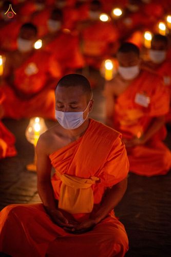 ภาพ No.76558:คณะสงฆ์และสามเณรบังกลาเทศ ปฎิบัติธรรมและจุดโคมประทีปถวายเป็นพุทธบูชา วันที่ 17 กุมภาพันธ์ พ.ศ. 2566