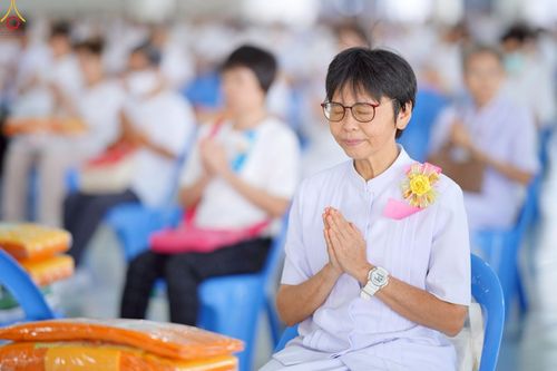 ภาพ No.229680:วันที่ 25 มิถุนายน พ.ศ. 2568 (แรม 15 ค่ำ เดือน 7) พิธีบุพเปตพลี ครั้งที่ 166 ร่วมอุทิศบุญแด่หมู่ญาติที่ล่วงลับไปแล้ว และสืบทอดอายุพระพุทธศาสนา ณ หอฉันคุณยายอาจารย์ฯ วัดพระธรรมกาย