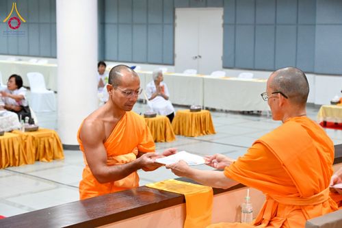 ภาพ No.229063:วันอาทิตย์ที่ 15 มิถุนายน พ.ศ. 2568 พิธีทอดผ้าป่าทุนพัฒนาพระมหาเปรียญ และทุนเผยแผ่พระพุทธศาสนาไปทั่วโลก ณ ห้องสัมมนา SPD สภาธรรมกายสากล วัดพระธรรมกาย