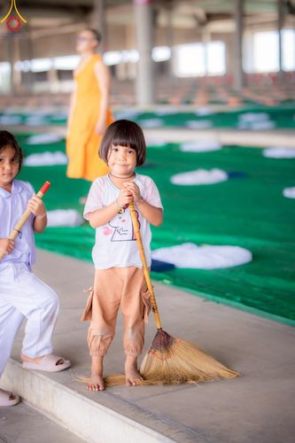 ภาพ No.219076:วันที่ 19-21 เมษายน พ.ศ. 2568 การเตรียมงานในลานธรรม , วิหารคด เพื่องานวันคุ้มครองโลก 22 เมษายน พ.ศ. 2568