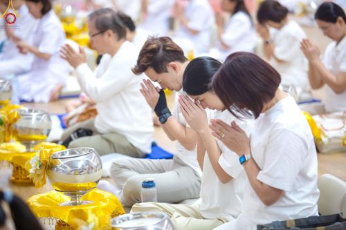 ภาพ No.206893:พิธีถวายโคมมาฆประทีป น้อมถวายเป็นพุทธบูชา แด่คณะพระภิกษุ สามเณร วัดพระธรรมกาย วันอาทิตย์ที่ 9 กุมภาพันธ์ พ.ศ. 2568 ณ ห้องแก้วสารพัดนึก 2 สภาธรรมกายสากล วัดพระธรรมกาย จังหวัดปทุมธานี