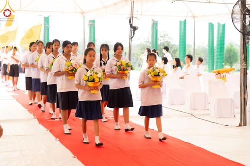 ภาพ No.121128:พิธีทอดผ้าป่า โครงสร้างหลังคา เสาคู่ค้ำฟ้ามหามงคล เพื่อสถาปนาอาคาร 80 ปี หลวงพ่อธัมมชโย ณ ศูนย์ปฏิบัติธรรมวิหารแดง ต.เจริญธรรม อ.วิหารแดง จ.สระบุรี วันที่ 27 มกราคม พ.ศ. 2567