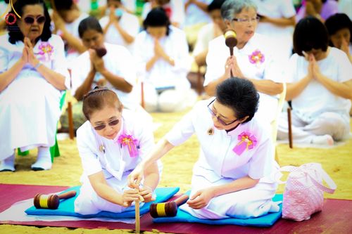 ภาพ No.140450:พิธีตอกเสาเข็มเป็นปฐมฤกษ์ เพื่อสร้างกุฎิและหอสวดมนต์ และพิธีทอดผ้าป่าบำรุงวัด ณ วัดกลางธนรินทร์ ต.บ้านแป้ง อ.พรหมบุรี จ.สิงห์บุรี วันอาทิตย์ที่ 9 มิถุนายน พ.ศ.2567