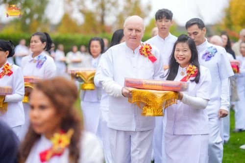 ภาพ No.169390:พิธีทอดกฐินสามัคคี เพื่อสนับสนุนการเผยแผ่พระพุทธศาสนาวิชชาธรรมกาย ณ วัดพระธรรมกายลอนดอน สหราชอาณาจักร วันอาทิตย์ที่ 20 ตุลาคม พ.ศ. 2567