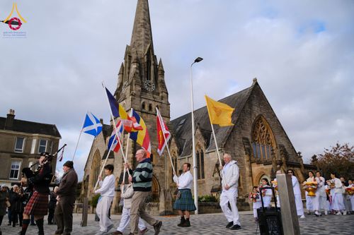 ภาพ No.172171:พิธีทอดกฐิน วัดพระธรรมกายสก็อตแลนด์ บูชาธรรม 80 ปี หลวงพ่อธัมมชโย โดยคณะศิษยานุศิษย์วัดพระธรรมกาย วันที่ 25 ตุลาคม พ.ศ. 2567
