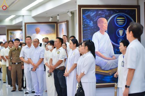 ภาพ No.144618:ชาวอำเภอคลองหลวง จังหวัดปทุมธานี ถวายเทียนพรรษามหามงคล เนื่องในเทศกาลเข้าพรรษา ประจำปี 2567 แด่คณะสงฆ์วัดพระธรรมกาย  วันพฤหัสบดีที่ 18 กรกฎาคม พ.ศ. 2567