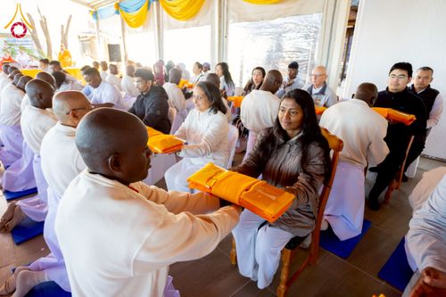 ภาพ No.231650:โครงการบรรพชาอุปสมบทหมู่ครั้งที่ 2 ณ วัดพระธรรมกายโจฮันเนสเบิร์ก ประเทศแอฟริกาใต้ วันอาทิตย์ 29 มิถุนายน พ.ศ. 2568