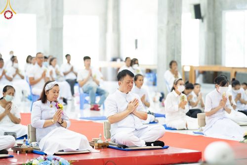 ภาพ No.86051:งานบุญครบรอบ 12 ปี ณ ศูนย์อบรมเยาวชนนครปฐม วันเสาร์ ที่ 19 สิงหาคม พ.ศ. 2566 พิธีทอดผ้าป่าบำรุงศูนย์ และพิธีเจริญพระพุทธมนต์ ฉลองหอฉันคุณยายฯ ประธานสงฆ์  พระมหาคมสัน  ธมฺมาสนฺโน ประธานบุญพิธี กัลฯสุนทรินทร์  จันทนา และคณะเจ้าภาพจังหวัดนครปฐม