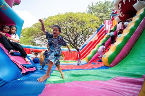 ภาพ No.111399:กิจกรรมงานวันเด็กแห่งชาติ รวมพลังเด็กเก่งและดี สร้างความดีสากล ปีที่ 6 ร่วมจัดโดย เทศบาลเมืองท่าโขลง พุทธสมาคมปทุมธานี องค์การบริหารส่วนตำบลคลองสาม ณ วัดพระธรรมกาย จ.ปทุมธานี วันที่ 13 มกราคม พ.ศ. 2567