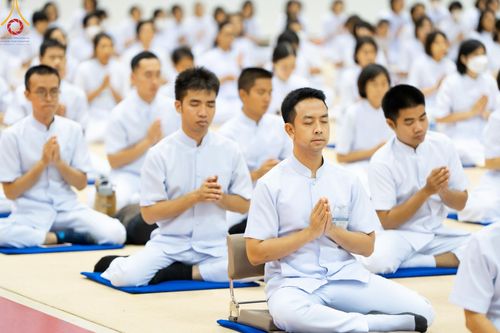 ภาพ No.59230:พิธีเจริญพระพุทธมนต์ ถวายภัตตาหารเป็นสังฆทาน เนื่องในวาระอายุวัฒนมงคล 80 ปี หลวงพ่อธัมมชโย ณ สภาธรรมกายสากล วัดพระธรรมกาย วันพุธที่ 24 เมษายน พ.ศ.2567