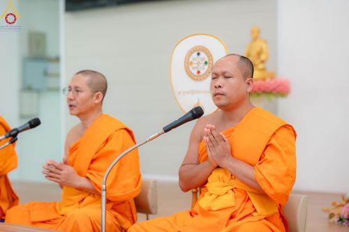 ภาพ No.169639:พิธีทอดกฐินเพื่อสร้าง หอฉันคุณยายอาจารย์ มหารัตนอุบาสิกาจันทร์ ขนนกยูง  ณ ศูนย์ปฏิบัติธรรมชลบุรี วันที่ 25 ตุลาคม พ.ศ. 2567