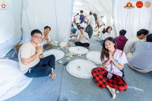 ภาพ No.224743:วันที่ 11 -12 พฤษภาคม พ.ศ. 2568 คณะพระอาจารย์ เจ้าหน้าที่ อาสาสมัคร นักศึกษา ทั้งชาวอินโดนีเซีย และชาวไทย ร่วมแรงร่วมใจ เตรียมงาน เก็บงาน ในวันวิสาขบูชา ณ พระมหาเจดีย์บรมพุทโธ ประเทศอินโดนีเซีย