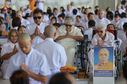 ภาพ No.321317:วันเสาร์ที่ 11 เมษายน พ.ศ.2569 พิธีขอขมาและมอบผ้าไตร โครงการอุปสมบทหมู่ บูชาธรรมหลวงพ่อธัมมชโย พ.ศ.2569 โครงการอุปสมบทหมู่ธรรมทายาท ระดับอุดมศึกษา รุ่น 53 (ภาคฤดูร้อน) ณ วัดพระธรรมกาย ปทุมธานี