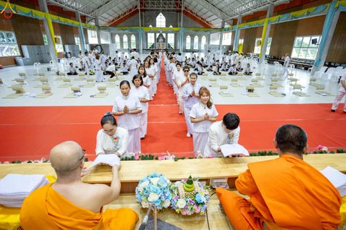 ภาพ No.249075:วันที่ 26-28 กันยายน พ.ศ. 2568 โครงการอบรม อุบาสกแก้ว อุบาสิกาแก้ว รุ่นที่ 3  ณ ศูนย์ปฏิบัติธรรมสมุทรปราการ ได้รับความเมตตาจากคณะสงฆ์ในพื้นที่  รวมถึงผู้บริหารสถานศึกษา ที่นำนักเรียนระดับมัธยมปลาย  มารับฟังข้อมูลเพื่อที่จะเป็นกำลังสำคัญ ในการเข้าร่วมขบวน