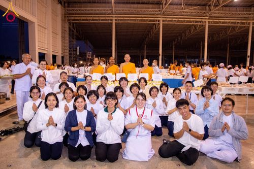 ภาพ No.121566:พิธีถวายภัตตาหารเป็นสังฆทาน แด่คณะพระธรรมยาตรา ปีที่ 12 วันที่ 31 มกราคม พ.ศ. 2567 ณ สภาธรรมกายสากล วัดพระธรรมกาย