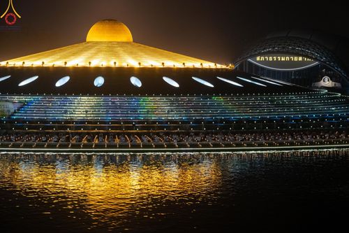 ภาพ No.170300:พิธีลอยกระทงธรรม ณ สระเศรษฐีทะเลบุญ มหาวิหารพระมงคลเทพมุนีฯ วัดพระธรรมกาย วันศุกร์ที่ 15 พฤศจิกายน พ.ศ.2567 (วันเพ็ญ 15 ค่ำ เดือน 12)