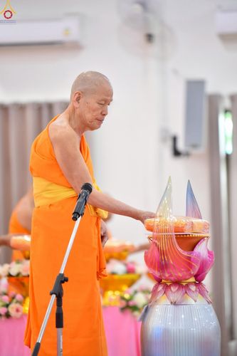 ภาพ No.241304:วันอาทิตย์ที่ 24 สิงหาคม พ.ศ.2568 พิธีปฐมผ้าป่าสถาปนาองค์พระเจดีย์เพื่อสร้างสันติภาพโลก พิธีไถ่ชีวิตโค สร้างมหากุศลด้วยการให้ชีวิตสัตว์เป็นทาน ณ ศูนย์ปฏิบัติธรรมสระบุรี อ.พระพุทธบาท จ.สระบุรี