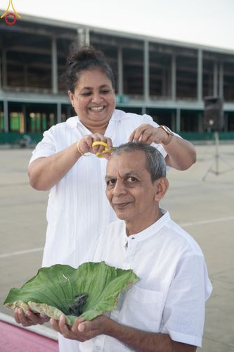 ภาพ No.179998:พิธีปลงผมนาคธรรมทายาท ในโครงการอุปสมบทหมู่ บูชาธรรมมหาปูชนียาจารย์ (ศูนย์อบรมวัดพระธรรมกาย) วันที่ 1 ธันวาคม พ.ศ. 2567 ณ ลานธรรมหารัตนวิหารคด วัดพระธรรมกาย จ.ปทุมธานี