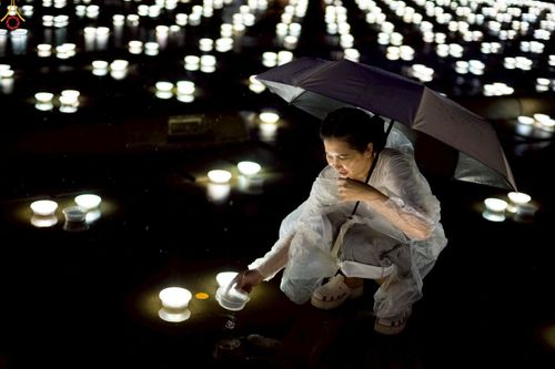 ภาพ No.244211:วันที่ 7 กันยายน พ.ศ. 2568 พิธีจุดประทีป วันครูผู้ค้นพบวิชชาธรรมกาย ณ ลานธรรมฯ และวิหารคด วัดพระธรรมกาย