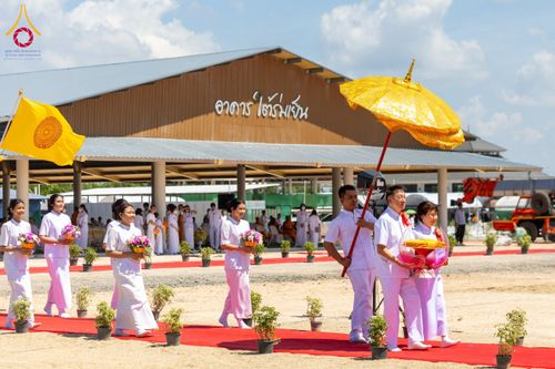 ภาพ No.211525:วันอาทิตย์ที่ 16 มีนาคม พ.ศ. 2568 พิธีทอดผ้าป่าฉลองปทุมเจดีย์ ณ ศูนย์อบรมเยาวชนปัตตานี