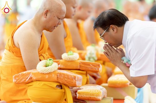 ภาพ No.223742:วันอาทิตย์ที่ 11 พฤษภาคม พ.ศ. 2568 พิธีอุปสมบทสามเณรเปรียญธรรมอุปสมบทอุทิศชีวิต 9 รูป อุบาสก 1 ท่าน ณ อุโบสถพระไตรปิฏกวัดพระธรรมกาย