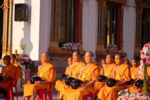 ภาพ No.112703:พิธีตักบาตรพระธรรมยาตราฯ ณ วัดสองพี่น้อง จ.สุพรรณบุรี วันที่ 15 มกราคม พ.ศ. 2567